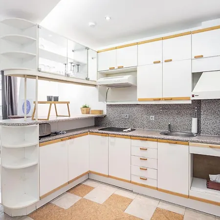 Bright Saint Ignoto's Apartman *
